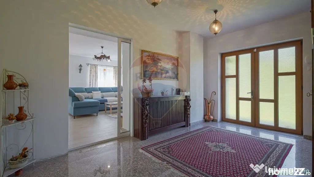 Vilă în zona Glăjărie, 10 camere, Sp + E + M, teren 2...