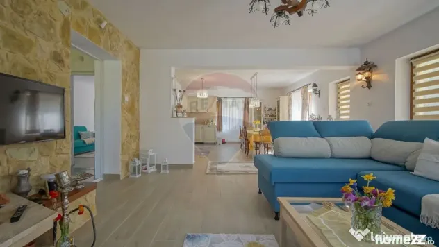 Vilă în zona Glăjărie, 10 camere, Sp + E + M, teren 2...
