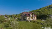 Vilă în zona Glăjărie, 10 camere, Sp + E + M, teren 2...