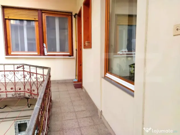 Apartament de vanzare, cu o camera, 73 mp, etaj 1, zona cent
