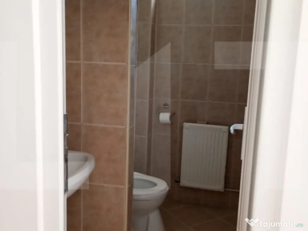 Spatiu comerical, de inchiriat, 375 mp, zona Casa indiv