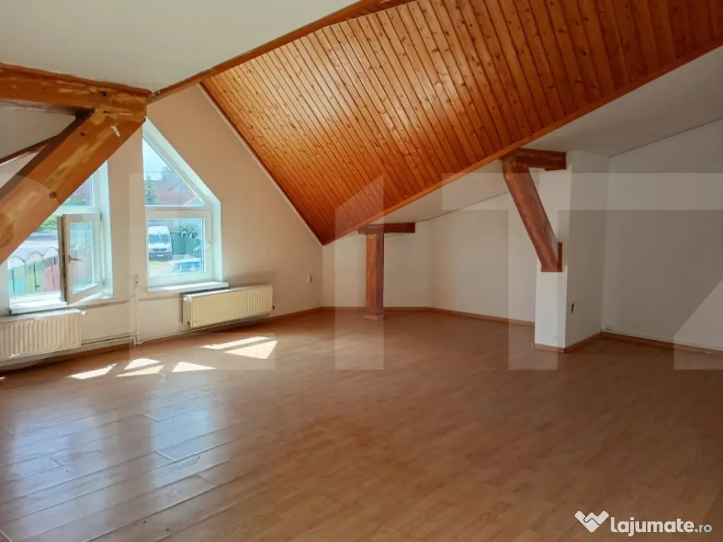 Spatiu comerical, de inchiriat, 375 mp, zona Casa indiv