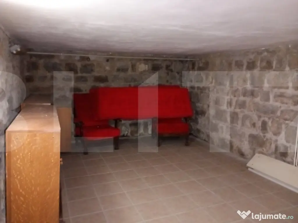 Spatiu comerical, de inchiriat, 375 mp, zona Casa indiv