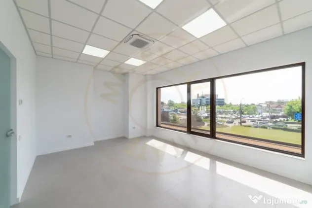 Spațiu comercial generos – 160 mp – poziție premium pe