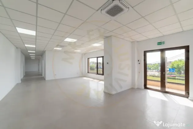 Spațiu comercial generos – 160 mp – poziție premium pe