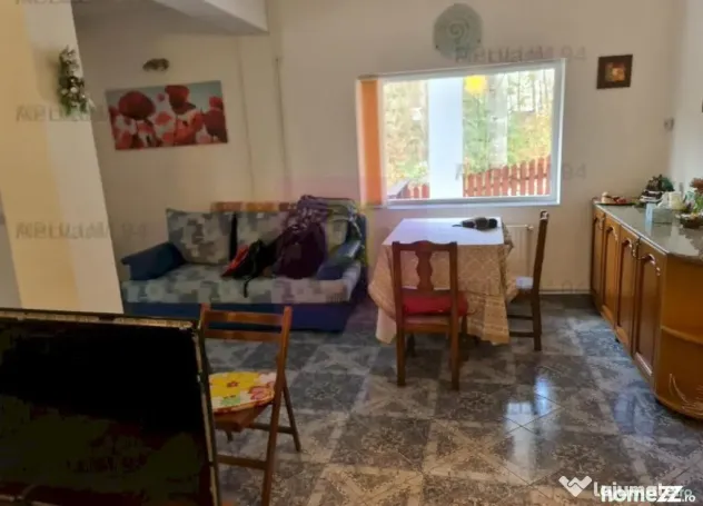 Vilă de vânzare in Sinaia - Zona Cumpătu