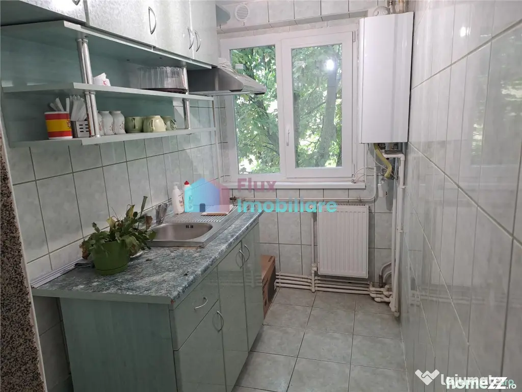 Apartament cu 3 camere semimobilat etaj 3 George Enescu