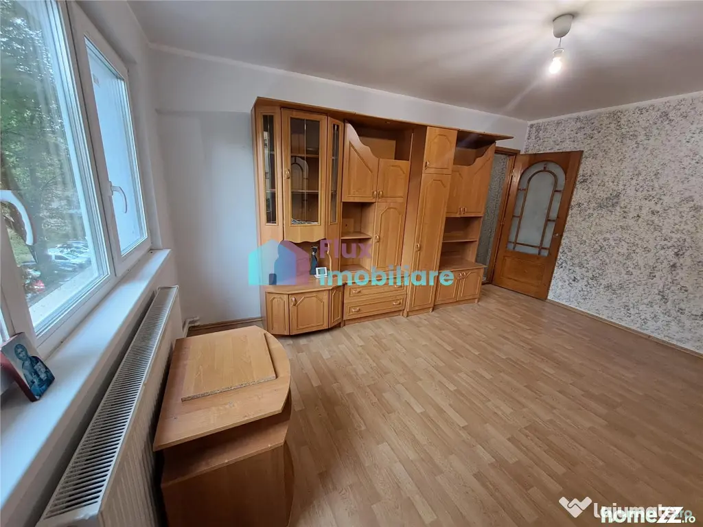 Apartament cu 3 camere semimobilat etaj 3 George Enescu