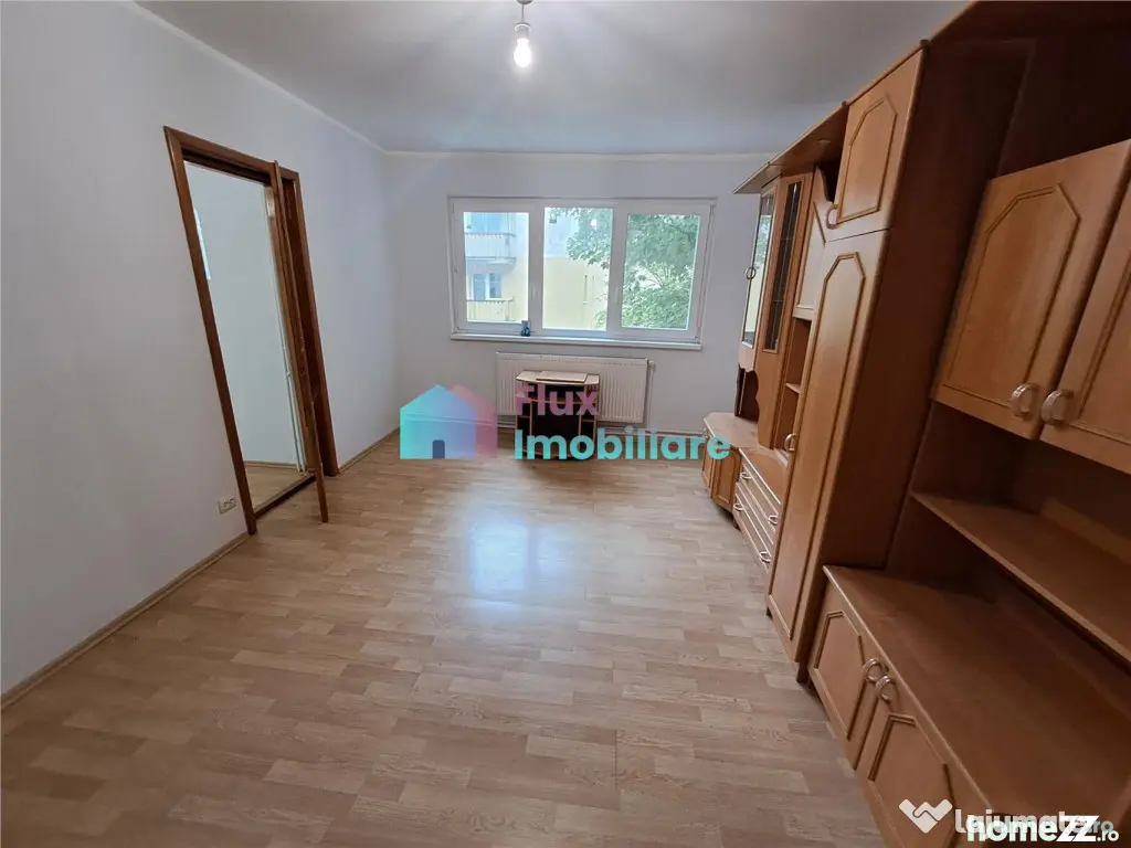 Apartament cu 3 camere semimobilat etaj 3 George Enescu