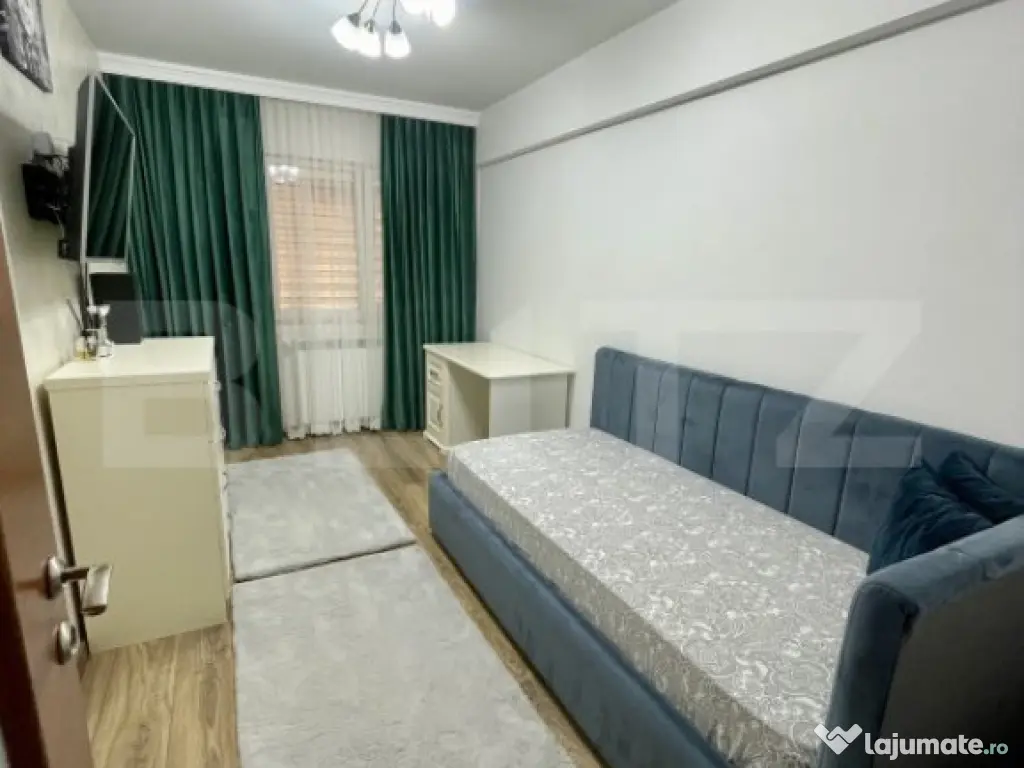 Apartament de vanzare, cu 3 camere, 90 mp, zona Ramiro