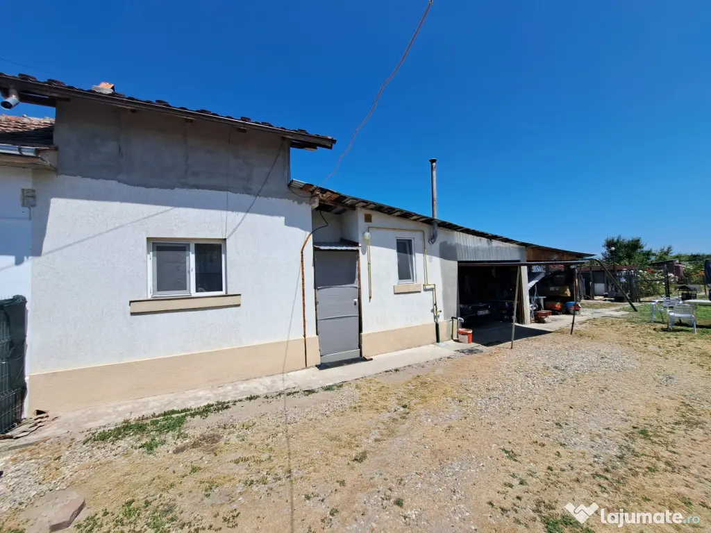 Casă de vânzare în Hințești, la 5 km de Pitești, teren 2.000 mp