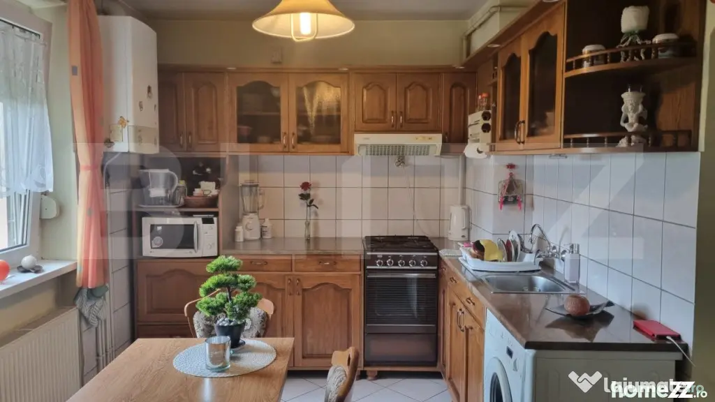 Apartament de vanzare, cu 3 camere, 91 mp, zona Bl. Closca - Satu Mare (Satu-Mare)
