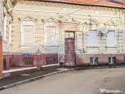 Apartament 4 camere spațioase, curte, zona Piata Catedralei 