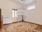 Apartament 4 camere spațioase, curte, zona Piata Catedralei 