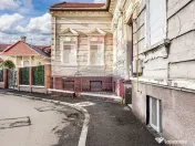 Apartament 4 camere spațioase, curte, zona Piata Catedralei 