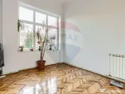 Apartament 4 camere spațioase, curte, zona Piata Catedralei 