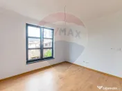 Apartament cu terasă și 2 parcări - Complex nou central 