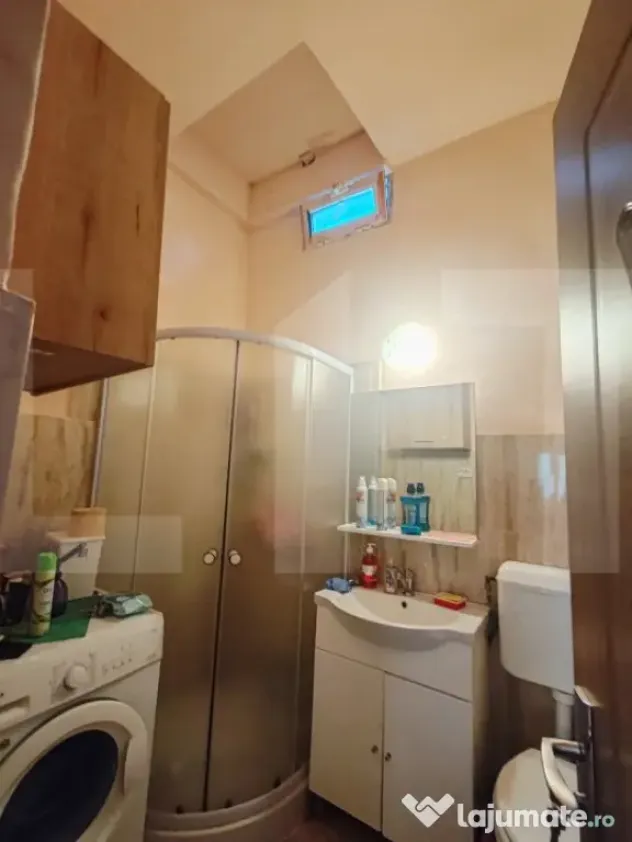 Apartament de vanzare, cu 2 camere, 55 mp, zona Sinaia