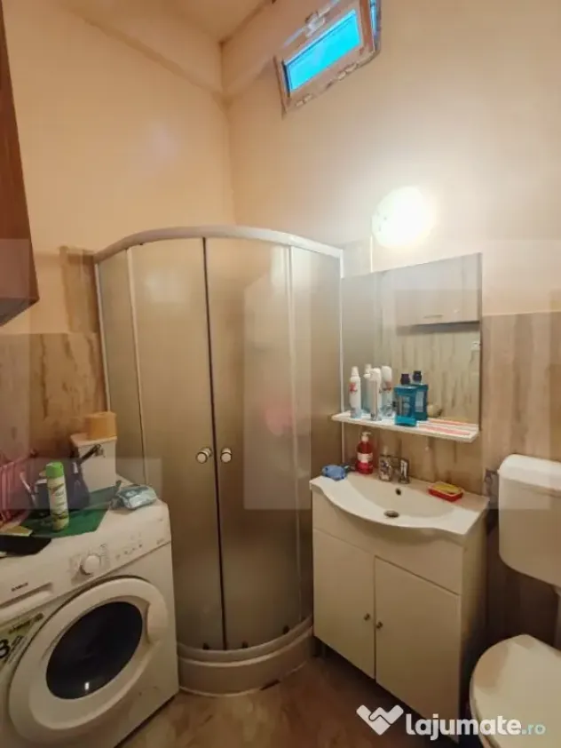 Apartament de vanzare, cu 2 camere, 55 mp, zona Sinaia