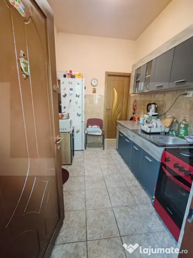 Apartament de vanzare, cu 2 camere, 55 mp, zona Sinaia