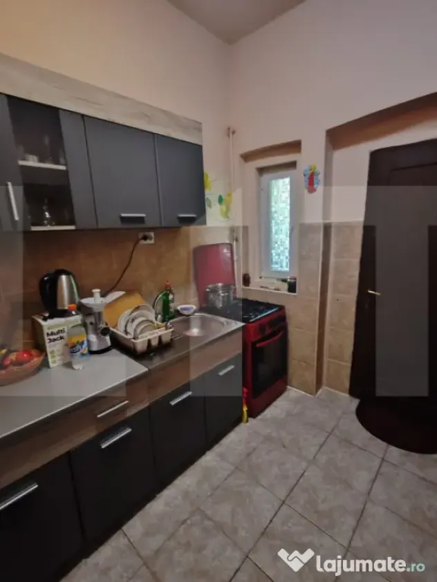 Apartament de vanzare, cu 2 camere, 55 mp, zona Sinaia