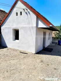 „Casă accesibilă în Aiud – 2 camere, zonă liniștit?