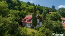 Vânzare 2 construcții, teren 3140 mp, în Centrul Istor...