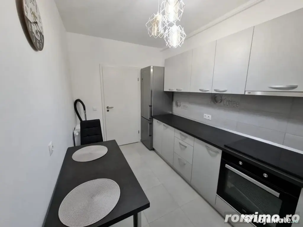 1 camera situat in zona Girocului