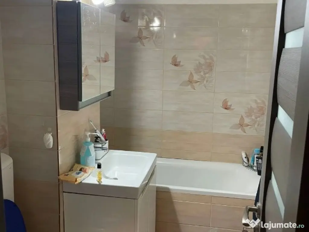 3 camere in zona Sagului