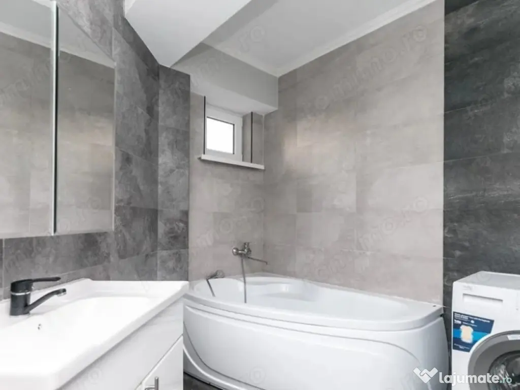 3 camere in zona Piata Maria