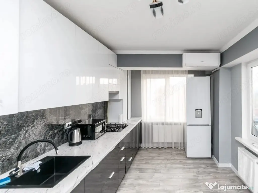 3 camere in zona Piata Maria