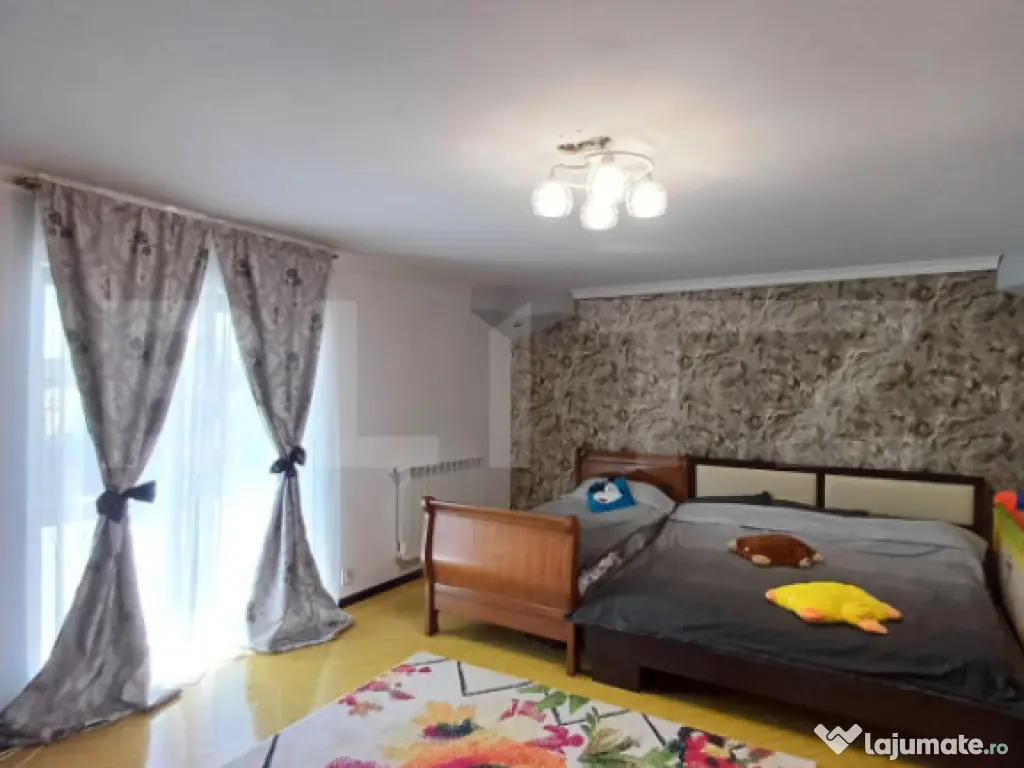 Casa individuala 262 mp, teren 1337 mp, in Mihai Viteazu