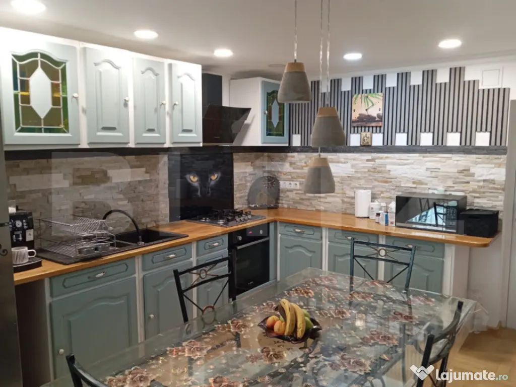 Casa individuala 262 mp, teren 1337 mp, in Mihai Viteazu