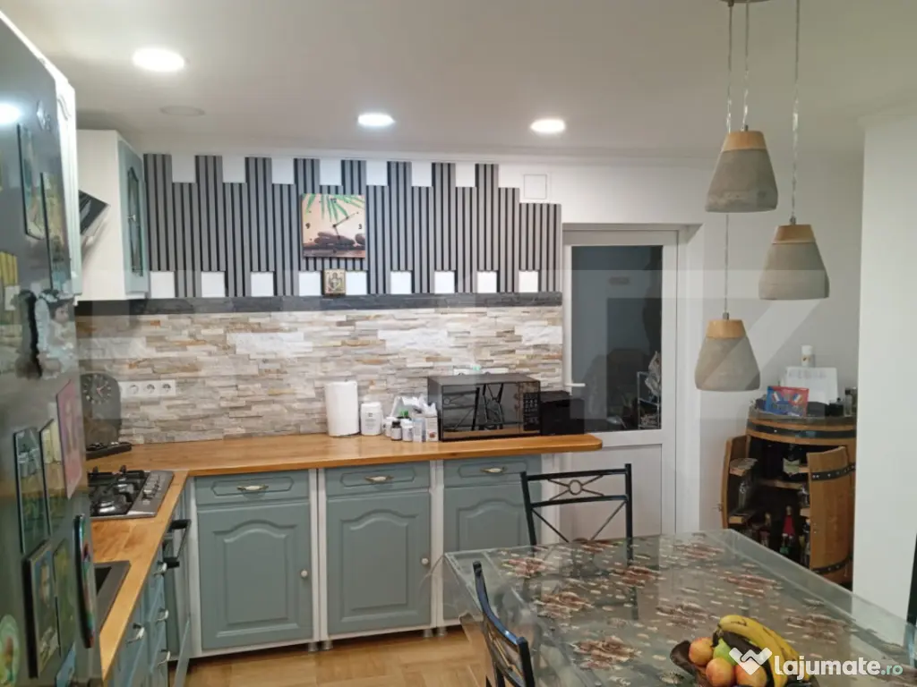 Casa individuala 262 mp, teren 1337 mp, in Mihai Viteazu