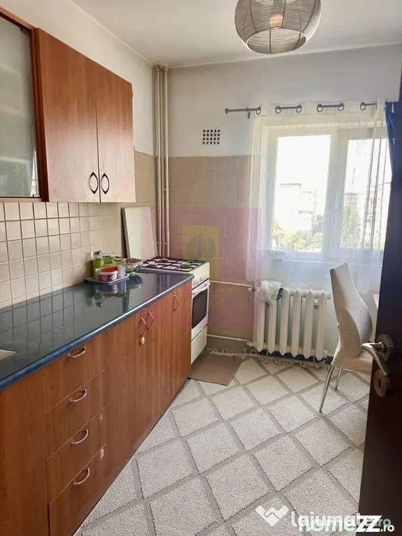 2 camere de vanzare Sebastian - Novaci