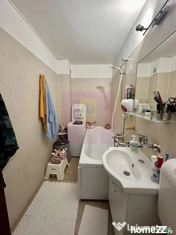 2 camere de vanzare Sebastian - Novaci