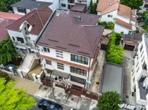 Vilă tip bloc 12 camere, 2 garaje 2 boxe zona Tomis 1 Flăm