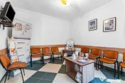 Vilă tip bloc 12 camere, 2 garaje 2 boxe zona Tomis 1 Flăm