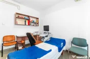 Vilă tip bloc 12 camere, 2 garaje 2 boxe zona Tomis 1 Flăm