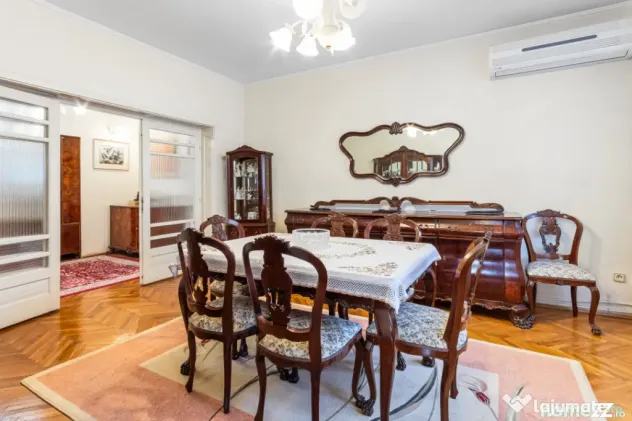 Vilă tip bloc 12 camere, 2 garaje 2 boxe zona Tomis 1 Flăm