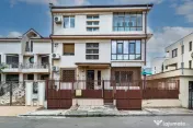 Vilă tip bloc 12 camere, 2 garaje 2 boxe zona Tomis 1 Flăm 