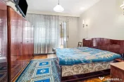 Vilă tip bloc 12 camere, 2 garaje 2 boxe zona Tomis 1 Flăm 