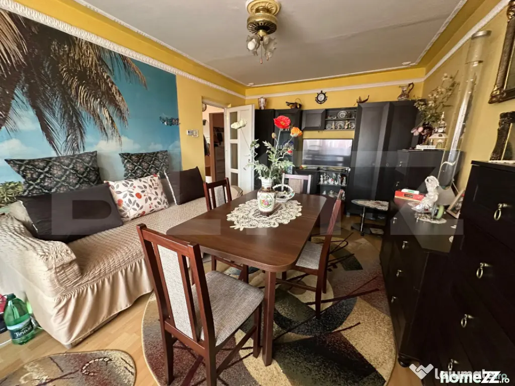 Apartament de vanzare, cu 3 camere, 2 balcoane, 67 mp, zona