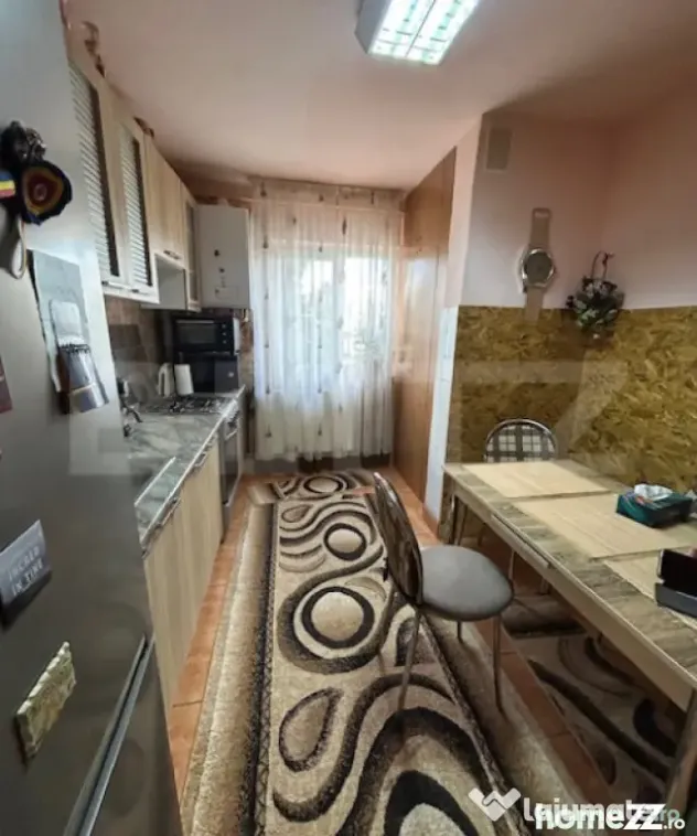 Apartament de vanzare, cu 3 camere, 2 balcoane, 67 mp, zona