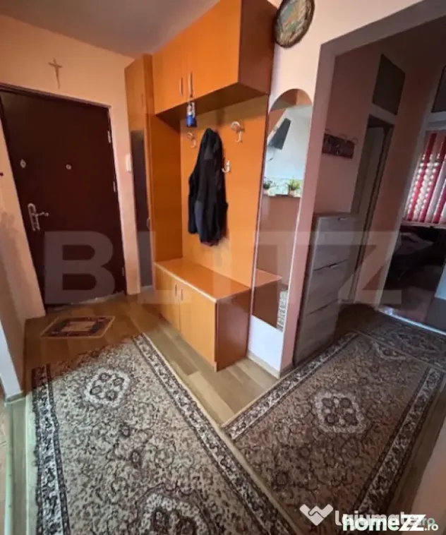Apartament de vanzare, cu 3 camere, 2 balcoane, 67 mp, zona