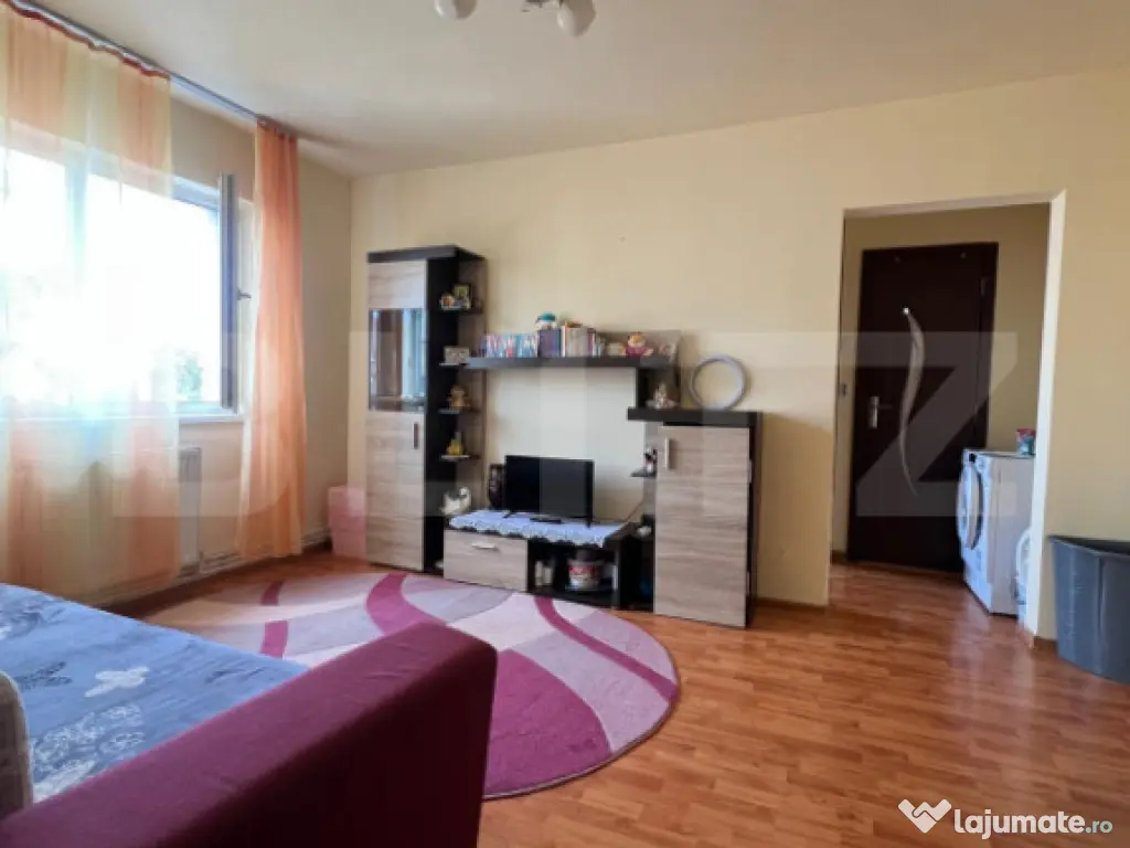 Apartament cu 2 camere, 35,60mp, semidecomandat, zona Kaufla