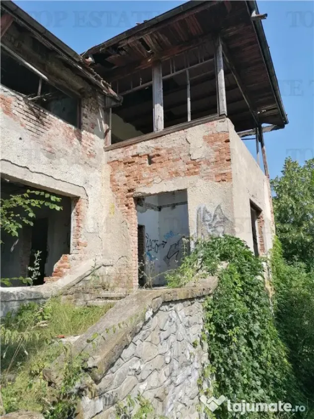 Teren 11230 m.p. Conac - necesita renovare
