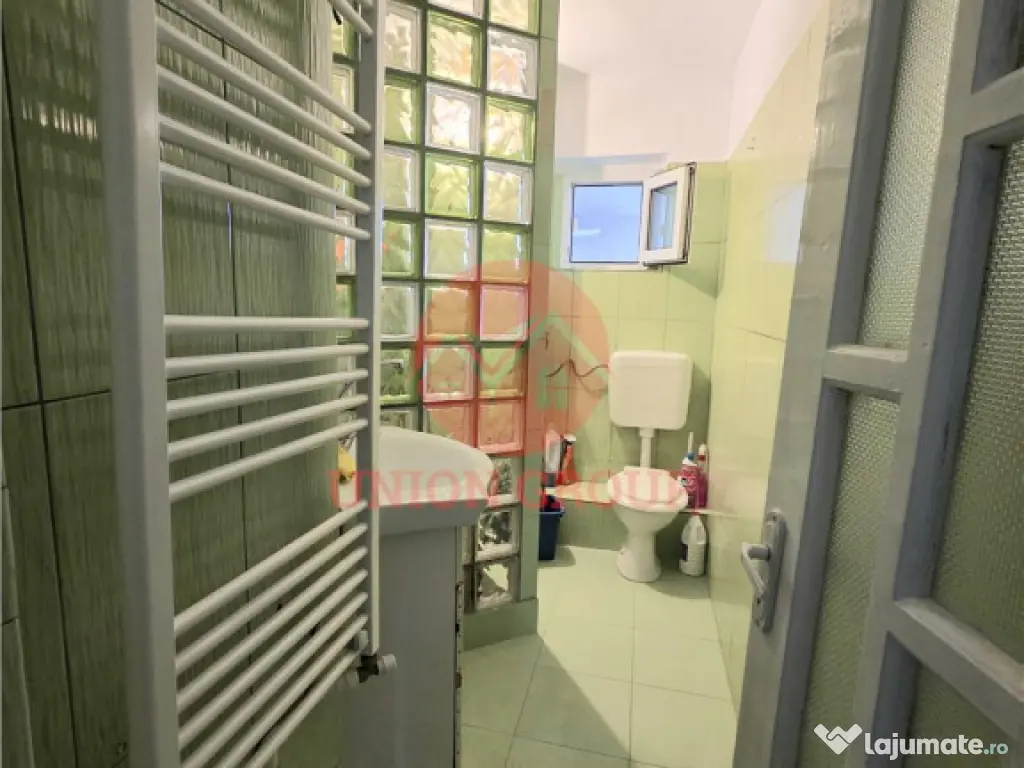 Apartament 2 Camere, Decomandat, Navodari