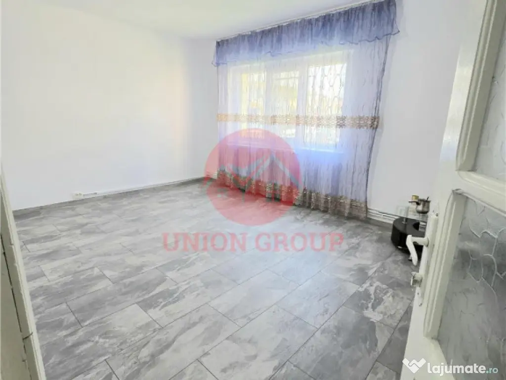 Apartament 2 Camere, Decomandat, Navodari