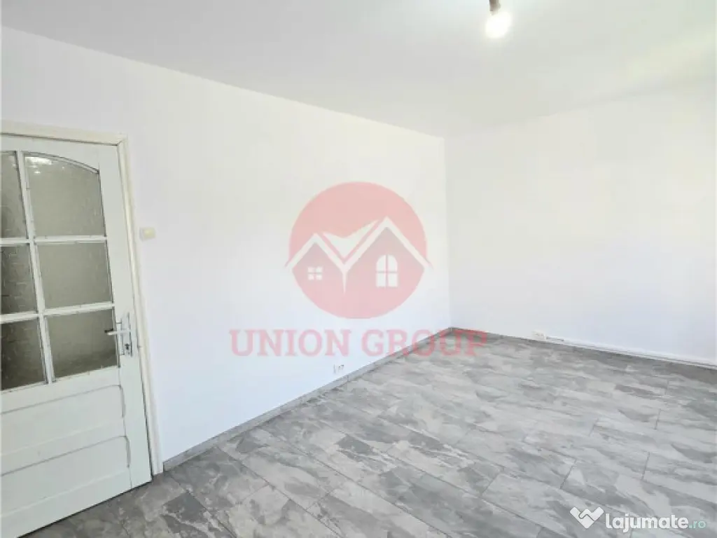 Apartament 2 Camere, Decomandat, Navodari